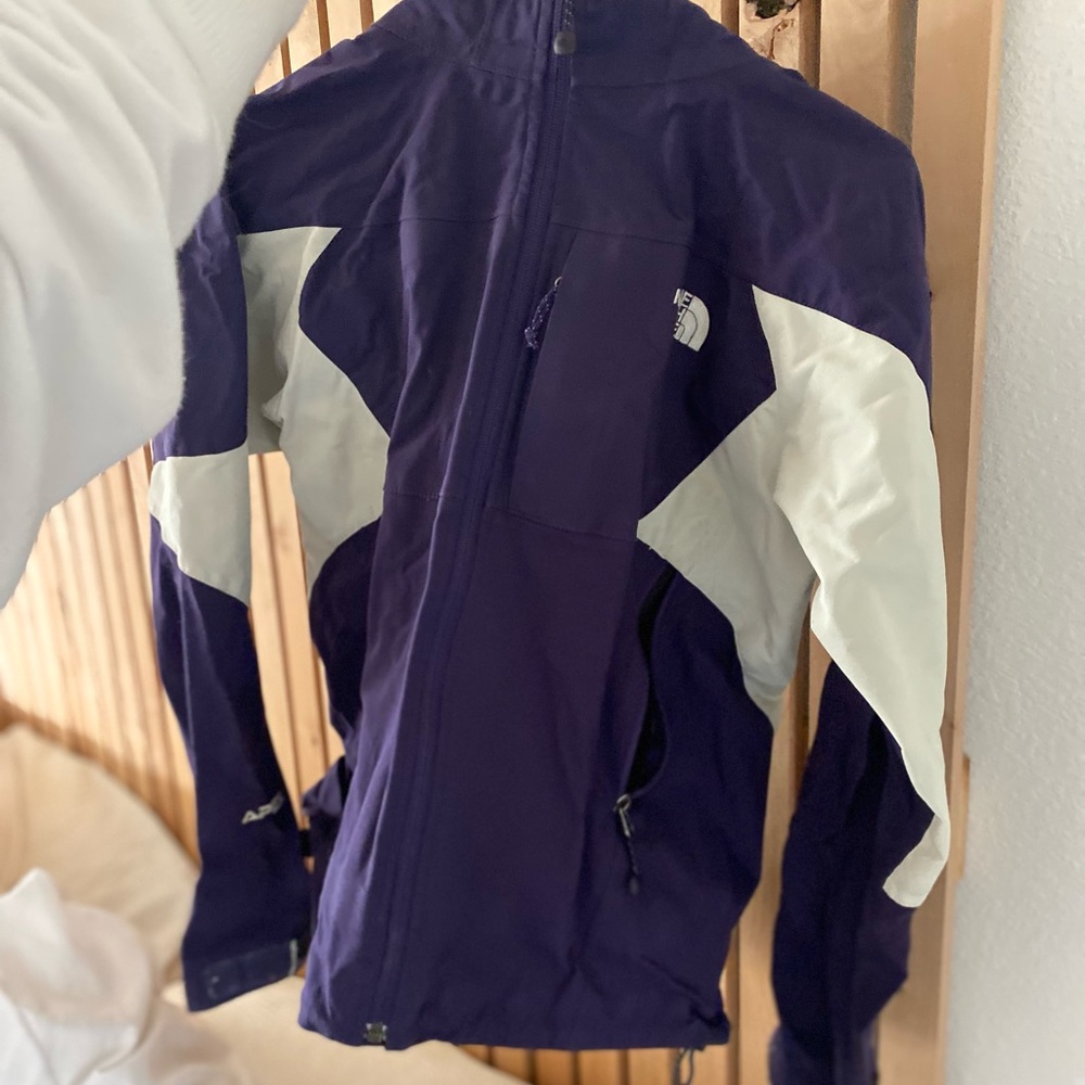 Women’s north face jacket